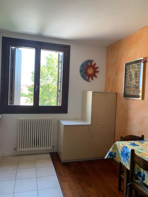 Appartamento Andrew'S House Con Parcheggio Privato アンツォーラ・デッレミーリア エクステリア 写真