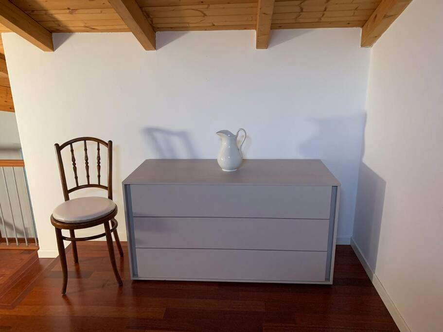 Appartamento Andrew'S House Con Parcheggio Privato アンツォーラ・デッレミーリア エクステリア 写真